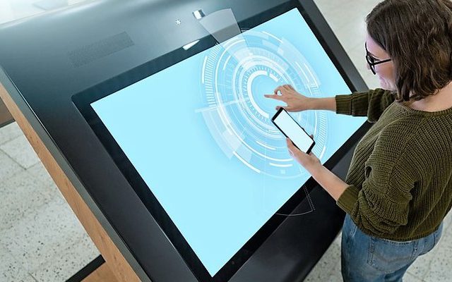 Connectivity considerations for digital kiosks at retail